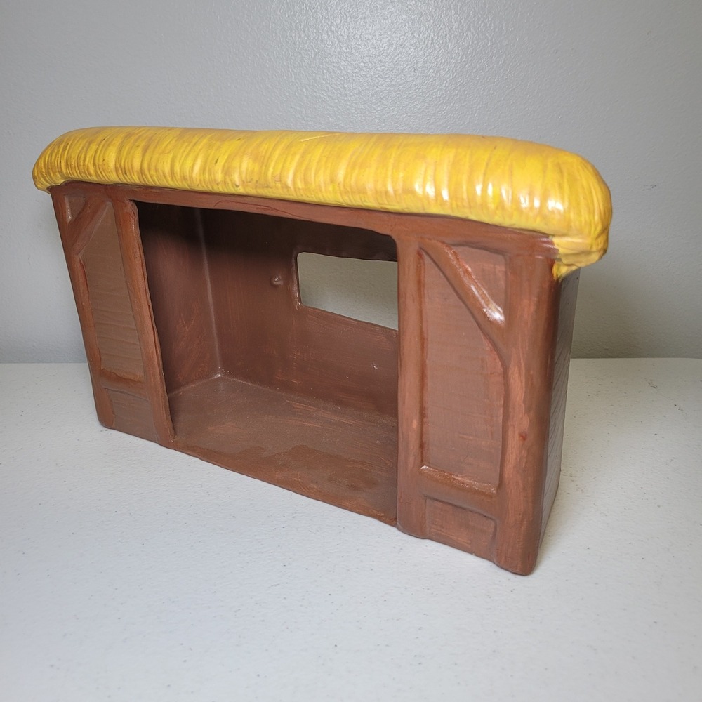 Doc Holliday‎ 1979 Ceramic Nativity Manger Stable Christmas Decor Brown Yellow
